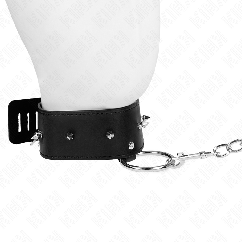 KINK - COLLAR CON CORREA 65 CM CON TACHUELAS PLATEADAS MODELO 2 AJUSTABLE 36-43 CM X 5 CM KINK COLLAR & GAG