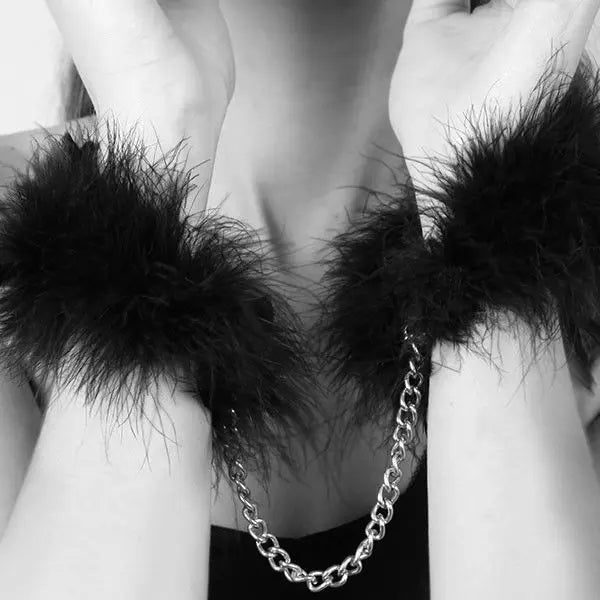 BIJOUX - ZA ZA ZU FEATHER HANDCUFFS BIJOUX INDISCRETS