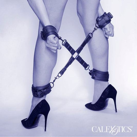 CALEXOTICS - NOCTURNAL CONECTOR HOG TIE CUERO AJUSTABLE NEGRO CALEXOTICS