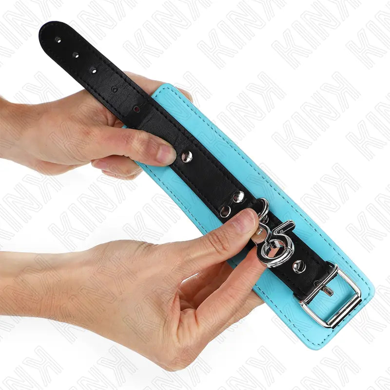 KINK - MUÑEQUERAS CON CIERRE PREMIUM NEGRO / AZUL AJUSTABLE 21-28 CM X 5.5 CM KINK WRIST RESTRAINT