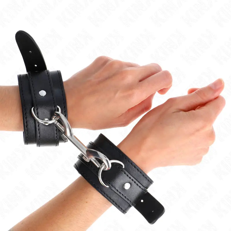 KINK - MUÑEQUERAS SIMPLES CON FILA DE REMACHES NEGRO AJUSTABLE 17-28 CM X 5 CM KINK WRIST RESTRAINT