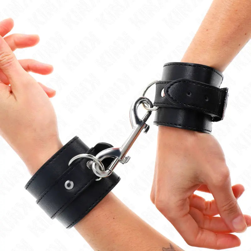 KINK - MUÑEQUERAS SIMPLES CON FILA DE REMACHES Y HEBILLA GRANDE NEGRO AJUSTABLE 17-28 CM X 5 CM KINK WRIST RESTRAINT